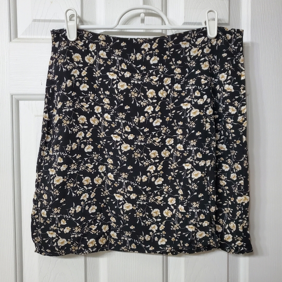 🐸$2🐸Mini Skirt - Picture 1 of 4